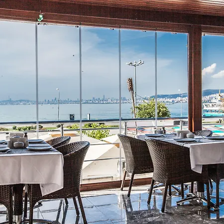 מלון Buyukada Comfort אדאלר